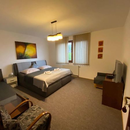 Brezno 2 Izbovy Apartman Sabi Экстерьер фото