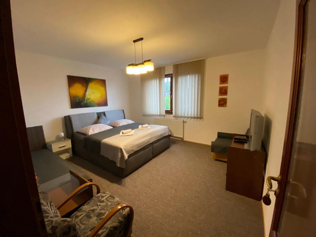Brezno 2 Izbovy Apartman Sabi Экстерьер фото