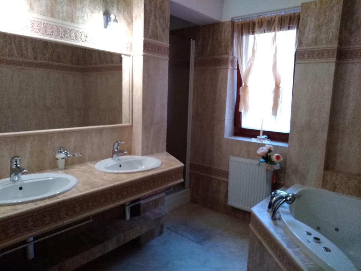Brezno 2 Izbovy Apartman Sabi Экстерьер фото