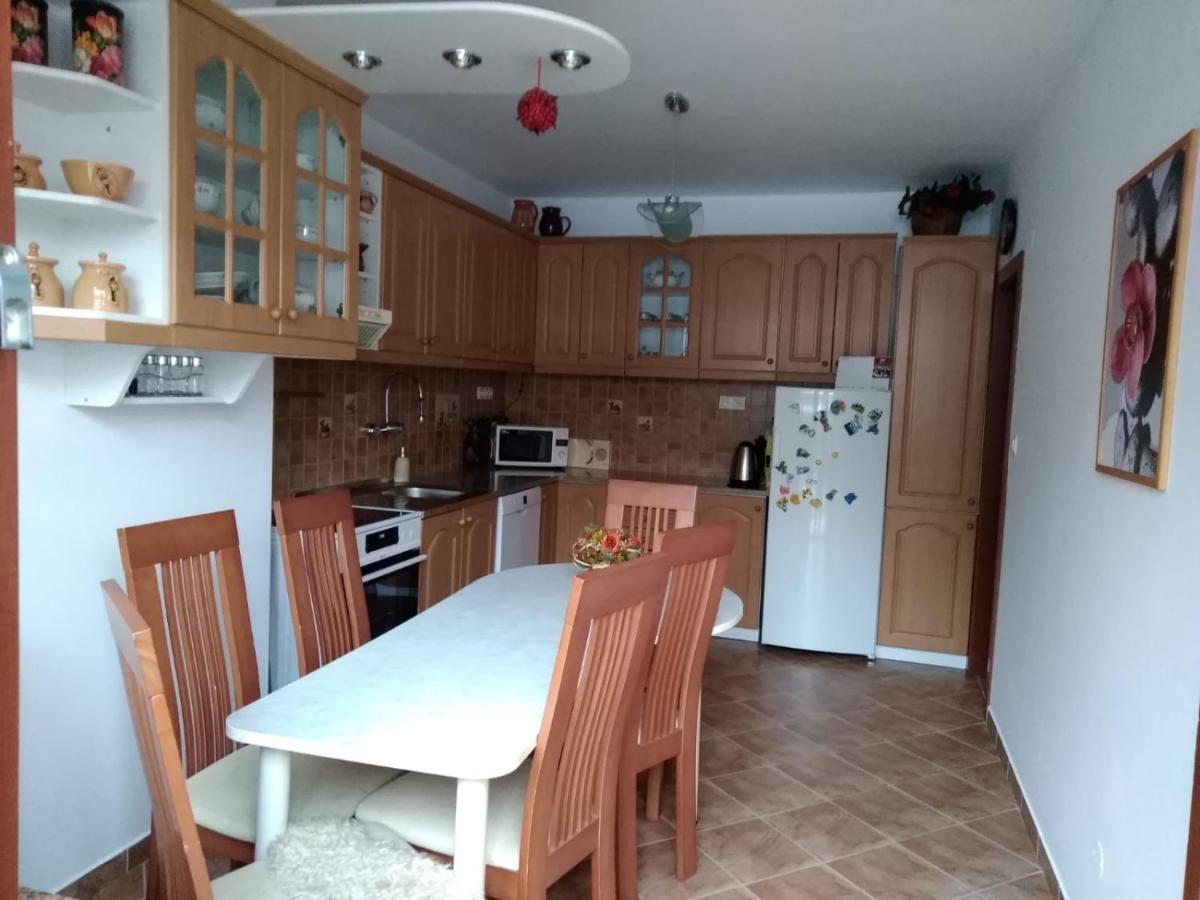 Brezno 2 Izbovy Apartman Sabi Экстерьер фото